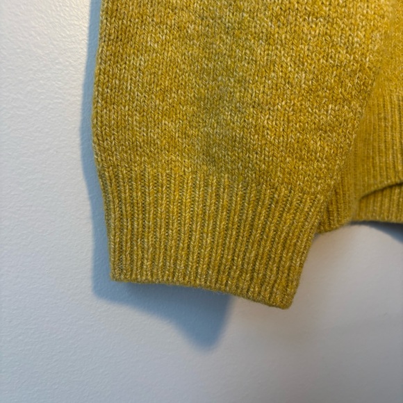 Massimo Dutti golden yellow fine Italian yarn sweater-Size M - Picture 5 of 8
